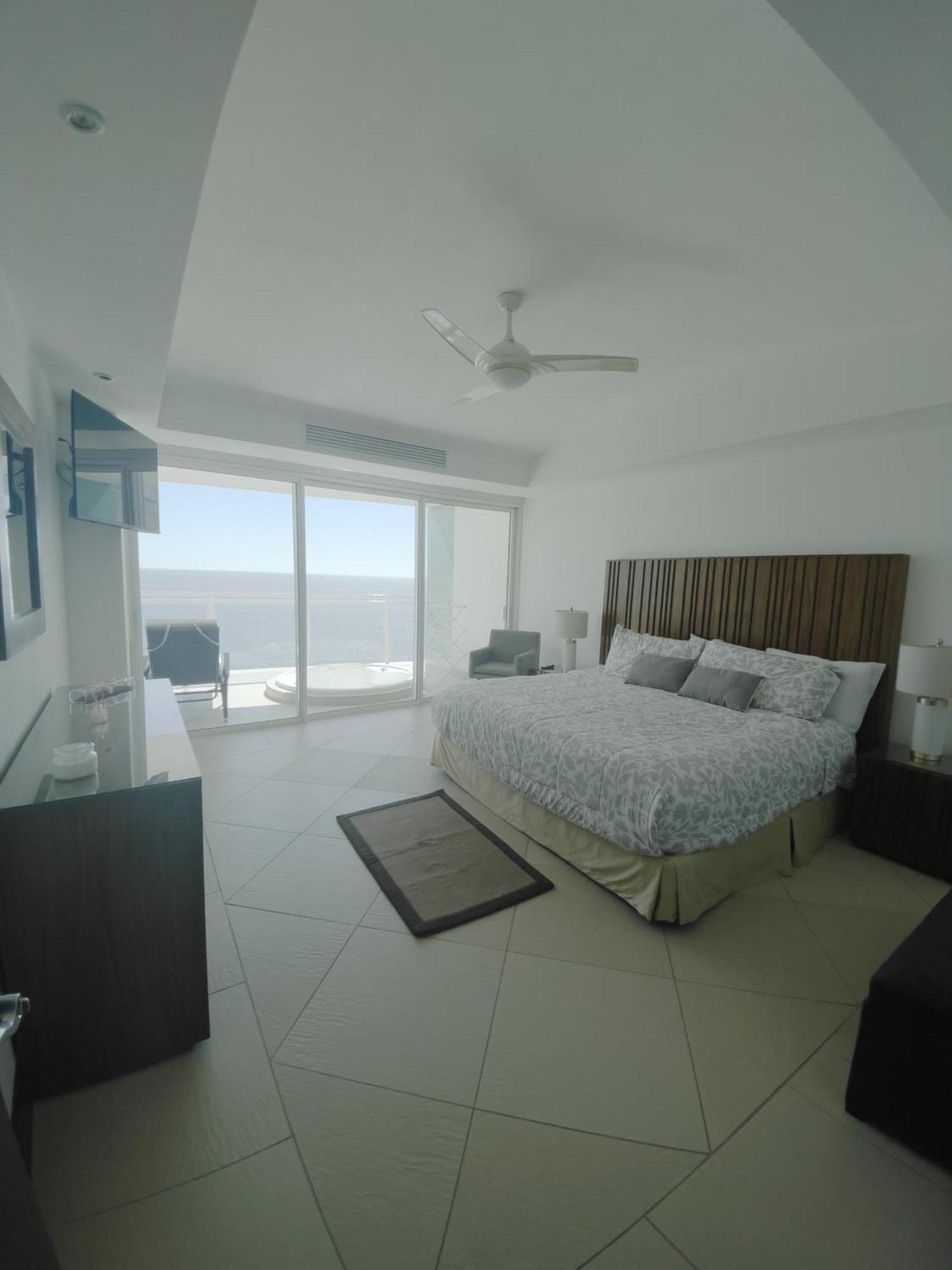 Bay View Grand Marina Ixtapa Condo En Pie De Playa Buitenkant foto